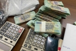 Cảnh sát bắt quả tang 9 người chơi xóc đĩa, thu giữ 300 triệu