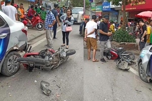 Vụ tai nạn liên hoàn nghiêm trọng trên phố Hà Nội: Xe bán tải đâm 3 ôtô, 2 xe máy