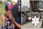 Xót xa cảnh tượng cậu bé 8 tuổi òa khóc nức nở khi chứng kiến mẹ và chị gái tử vong dưới gầm xe tải
