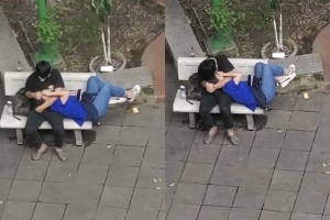 Cặp đôi thản nhiên ôm hôn, nằm lên đùi nhau sau giờ học, vị trí ngồi còn gây phẫn nộ hơn nữa