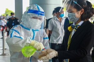 Hơn 2.000 nhân viên sân bay Đà Nẵng được xét nghiệm nhanh SARS-CoV-2