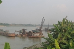 Phú Thọ: Ai chịu trách nhiệm việc 'cát tặc' rút ruột sông Lô?