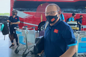 ĐT Việt Nam đi UAE, tổ trợ lý chật vật với gần 1 tấn hành lý của Công Phượng và đồng đội
