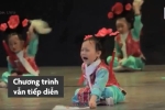Video: Cười nghiêng ngả cảnh bé gái khóc liên tục nhưng vẫn xuất sắc hoàn thành bài múa