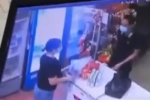 Camera ghi lại khoảnh khắc F0 trèo tường, trốn khỏi khu cách ly mua đồ ăn cho nhóm bạn gái ở Bắc Giang