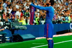 Fan xăm hình mình lên lưng, Lionel Messi đáp lại tình cảm bằng hành động cực chất