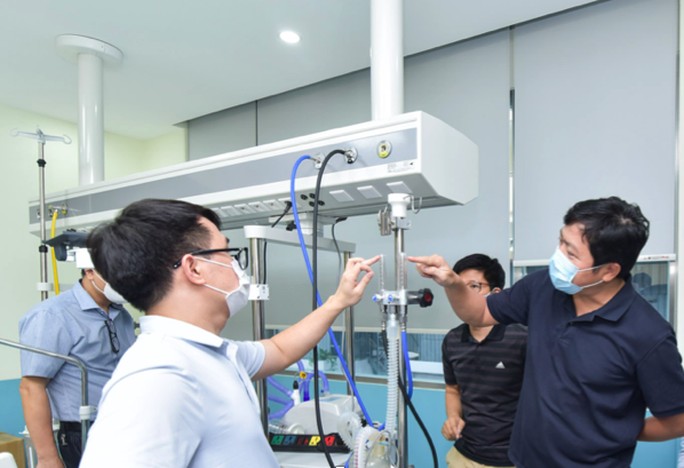 Máy oxy dòng cao BKVM-HF1 được thử nghiệm tại phòng thử nghiệm của VMED Group - Ảnh: Kim Chi.