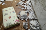 Hà Nội: Mảng tường nhà bất ngờ rơi xuống khiến cháu bé 1 tuổi nhập viện