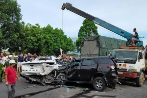 CLIP: Khoảnh khắc 9 xe ôtô tông nhau liên hoàn khiến 1 người chết