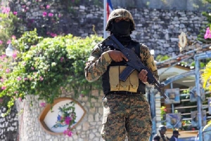 Cảnh sát Haiti đọ súng với nghi phạm ám sát tổng thống