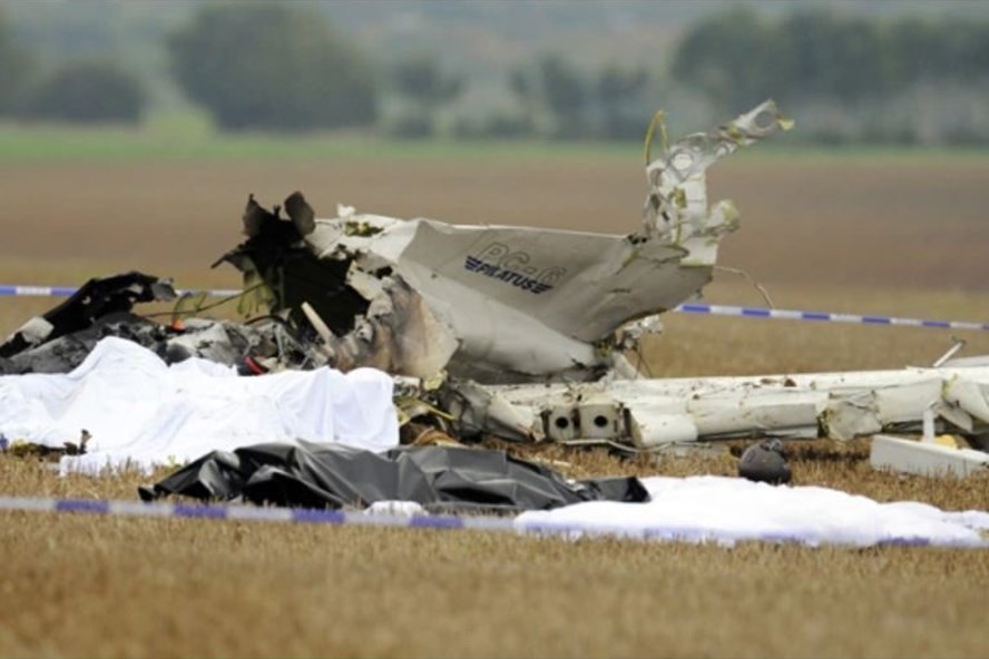 Hiện trường một vụ rơi máy bay chở vận động viên nhảy dù. Ảnh minh họa. Ảnh: AFP.