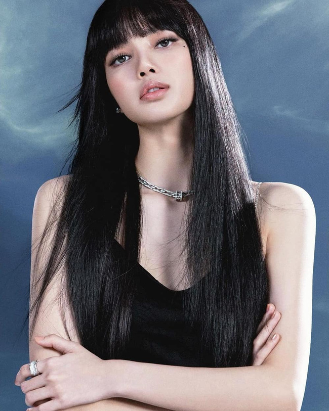Lisa có nhan sắc đẹp nhất châu Á và là một trong những người phụ nữ được yêu thích nhất hiện nay. Xem hình ảnh của cô ấy để thấy được tất cả những gì tuyệt vời nhất của Lisa.