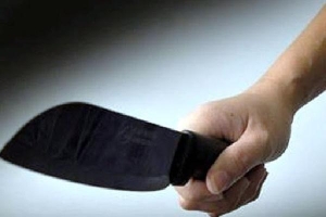 Xử lý thanh niên xách dao đánh người khi đang nhậu trong khu cách ly