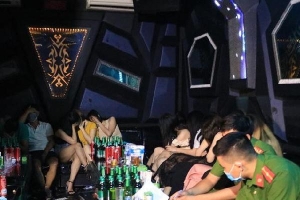 36 'dân chơi' dương tính ma túy trong tiệc sinh nhật tại quán karaoke