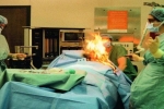 Bệnh nhân đang được phẫu thuật thì bỗng bốc cháy hành động quá khó tin