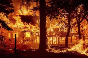 Hình ảnh thảm khốc từ trận cháy rừng lớn nhất California