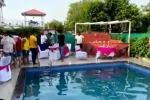 Lén mở tiệc trong nhà giữa dịch, hơn 60 người bị bắt khi vẫn còn đang ngâm mình trong bể bơi