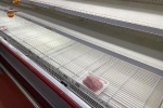 Nhiều siêu thị ở TP.HCM hết sớm thịt heo và cá