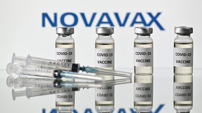 Vaccine Novavax còn chưa được cấp phép, EU đặt mua 200 ...