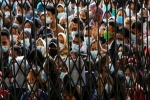Video hàng nghìn người Indonesia chen lấn để tiêm chủng vì sợ biến thể Delta