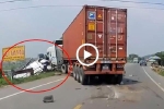 Kinh hoàng khoảnh khắc xe tải đấu đầu container, 2 vợ chồng tử vong thương tâm