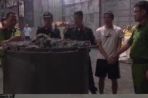 Quảng Ninh: Triệt phá đường dây buôn lậu quặng, ngụy trang thành giấy cuộn để xuất sang Trung Quốc