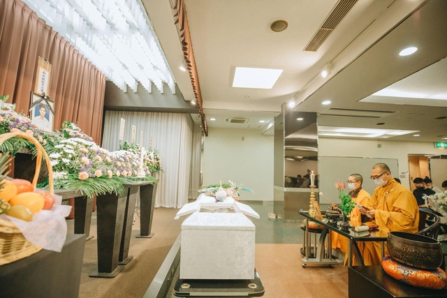 Vụ nam thanh niên bị dìm chết ở Nhật: Hình ảnh buồn trong tang lễ không người thân - 7
