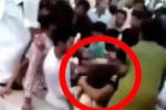 Cô gái bị 400 người đàn ông xé quần áo và đánh đập: Đoạn clip hiện trường khiến dân mạng kinh hãi tột độ