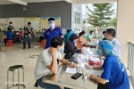 Vụ đóng 1 triệu để tiêm vắc xin 'siêu tốc' ở Hà Nội: Đình chỉ 1 nữ cán bộ