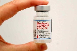 Nhật Bản đình chỉ sử dụng 1,6 triệu liều vaccine Moderna