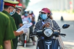 Người dân, chủ doanh nghiệp ở Hà Nội bối rối với giấy đi đường