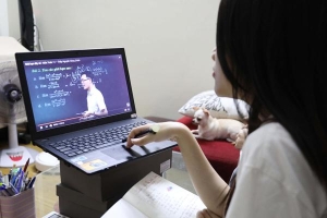 Bộ GD&ĐT đề nghị hỗ trợ việc dạy học trực tuyến: Mở rộng băng thông, miễn giảm giá cước Internet