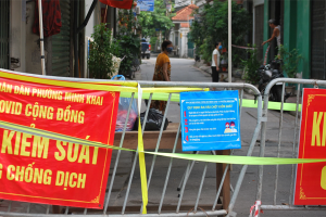 Hà Nội: Phong tỏa tạm thời ngõ nơi ở của 6 ca dương tính SARS-CoV-2 cùng gia đình