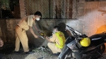 Hàm Thuận Nam: Xe máy lao lên lề, đâm vào vách tường, 1 người tử vong