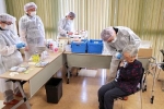 Sau Moderna, Nhật Bản lại phát hiện chất lạ trong vaccine Pfizer