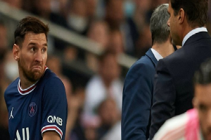 Messi không muốn ăn mừng dù đồng đội ghi bàn mang về chiến thắng phút 90+3'