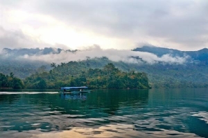 Độc đáo hồ nước ngọt tự nhiên lớn nhất Việt Nam