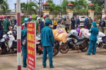 Hơn 120 người đi xe máy từ Bình Phước về quê Nghệ An phải tạm dừng ở Đắk Nông
