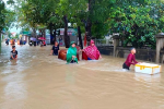 Thủy điện và hồ đập xả lũ, nhiều tuyến quốc lộ và nhà dân ở Nghệ An ngập sâu trong nước
