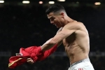 Ronaldo vỡ òa cảm xúc trong ngày lập kỷ lục