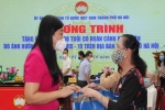 Hà Nội: Trao tặng 600 suất quà cho người cao tuổi có hoàn cảnh khó khăn do dịch Covid-19