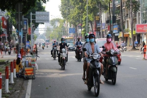 Đường phố Sài Gòn vui trở lại trong ngày đầu tiên nới lỏng giãn cách