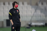 Fan Trung Quốc tức 'nổ đom đóm mắt' khi đội nhà bị đối phương đem 'thằng nhóc' 17 tuổi ra bỡn cợt