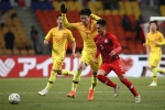 Hậu vệ Trung Quốc: 'Tôi mong chờ đấu tuyển Việt Nam'