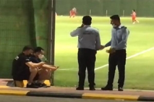 Truyền thông Việt Nam bị bảo vệ UAE phá dụng cụ tác nghiệp trước trận gặp Trung Quốc