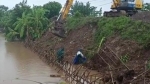 Thái Bình: Huy động hơn 50 nhân công khẩn cấp xử lý sự cố sạt lở đê