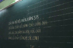Sau khi bộ đội 'rút quân' ở trường tiểu học, những dòng chữ trên bảng đen khiến dân mạng rần rần chia sẻ