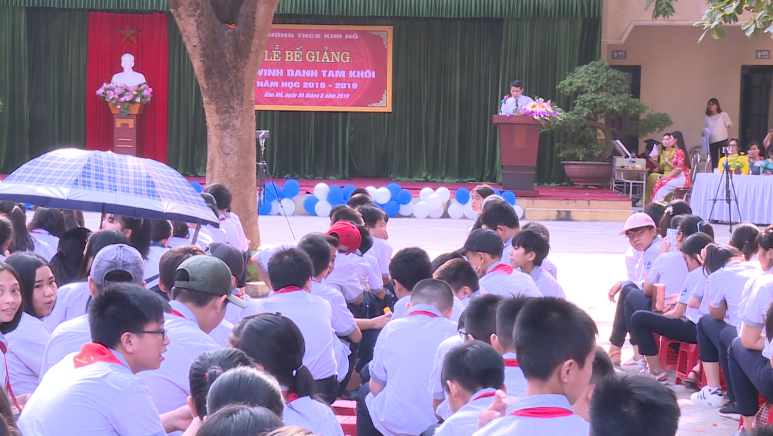Học sinh Trường THCS Kim Nỗ trong một hoạt động tập thể tại trường khi chưa bùng phát dịch bệnh. Ảnh: Website nhà trường.