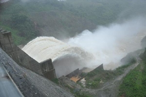 Mưa lớn, nhiều thủy điện ở Quảng Nam đồng loạt xả lũ