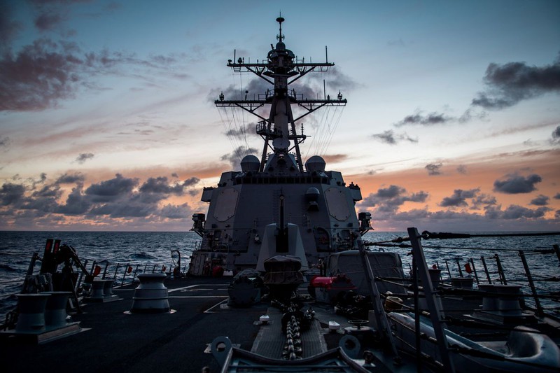 Tàu khu trục mang tên lửa dẫn đường lớp Arleigh Burke USS Dewey của hải quân Mỹ trong cuộc tập trận RIMPAC năm 2018. Ảnh: REUTERS.